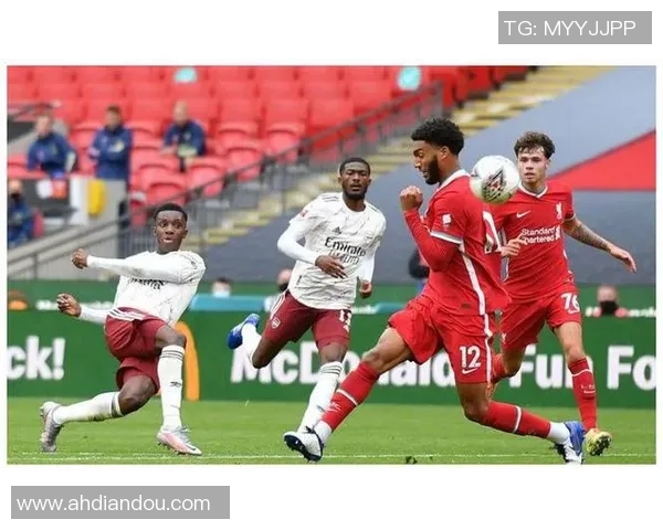 北京足球队在杯赛积分榜中以68分稳居第一名，争冠形势乐观